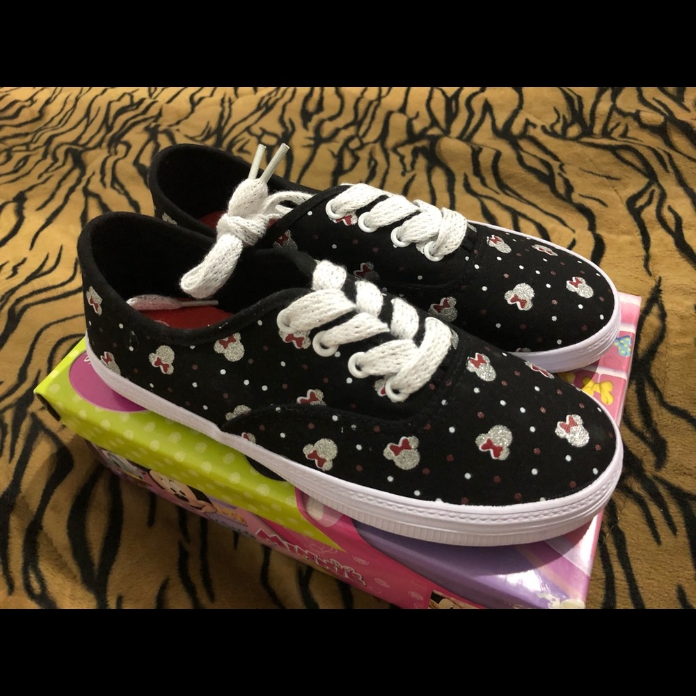 Minnie Mouse shoes size 13.5